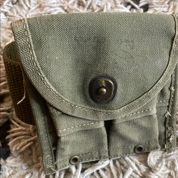 Green Rugged Belt Bag with Ergonomic Design - Picture 3 of 5